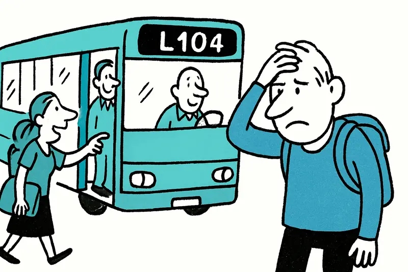 Autobús TIB de la línea L104 entre Magaluf y Palma en parada, con pasajeros subiendo por mayor frecuencia.